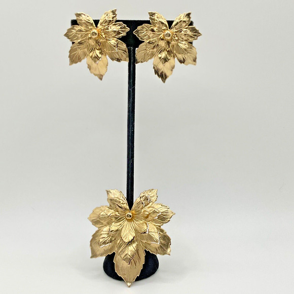 Vintage AVON SAC Maple Leaf Brooch and Earring Set Gold Tone 1980s - Picture 1 of 6